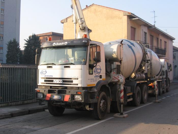 Iveco 410E44 Beton Team braccio Cifa Magnum Metro 28