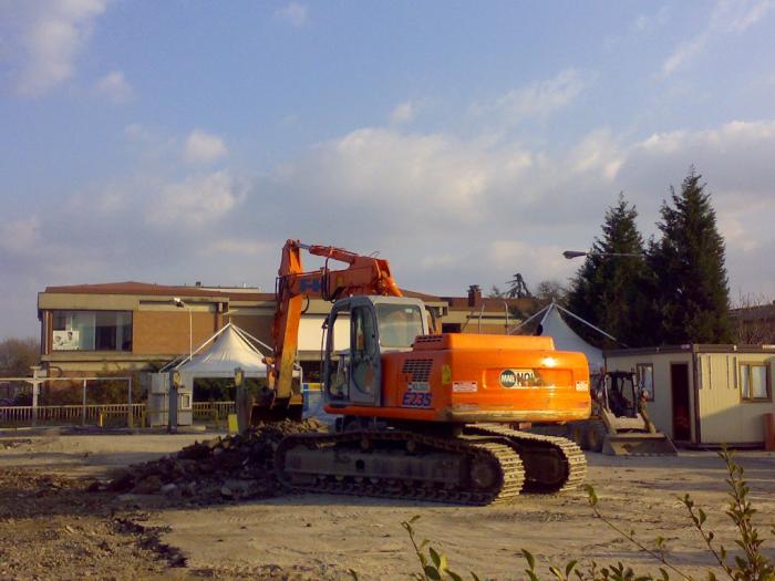 Fiat Kobelco E235