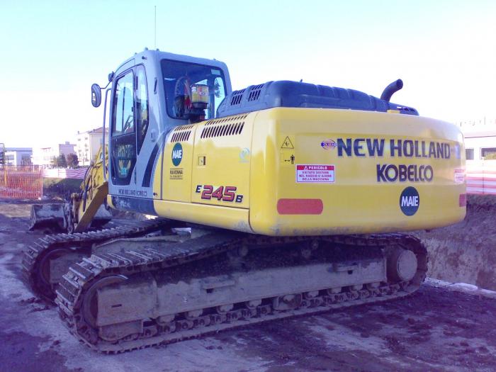 New Holland E245 B