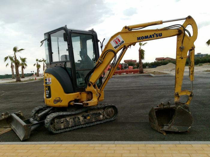 Komatsu PC27MR