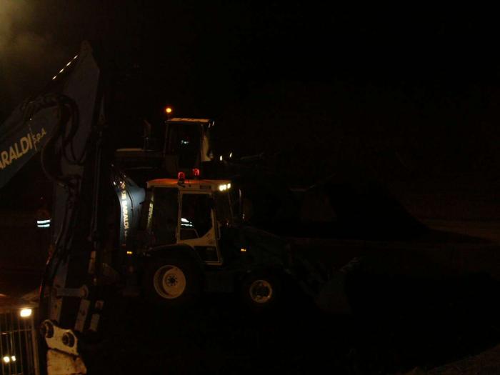 Stesura fresato sul manto stradale