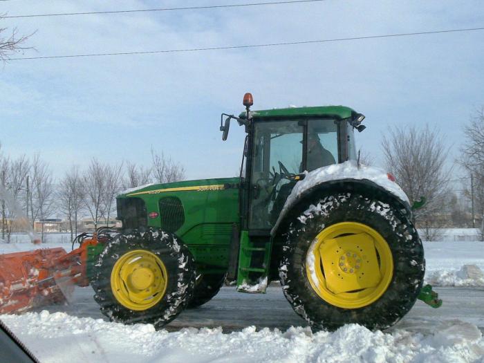 John Deere 6520