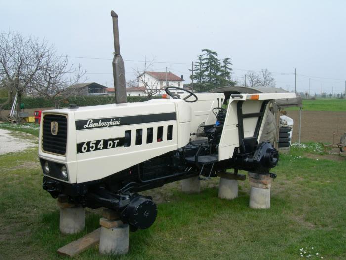 Lamborghini 654DT in manutenzione