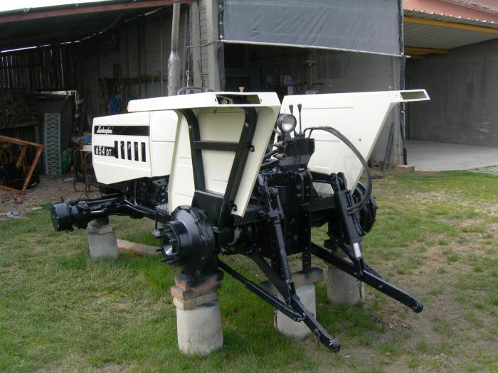 Lamborghini 654DT in manutenzione
