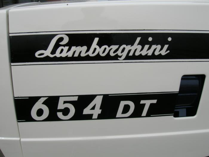 Lamborghini 654DT in manutenzione
