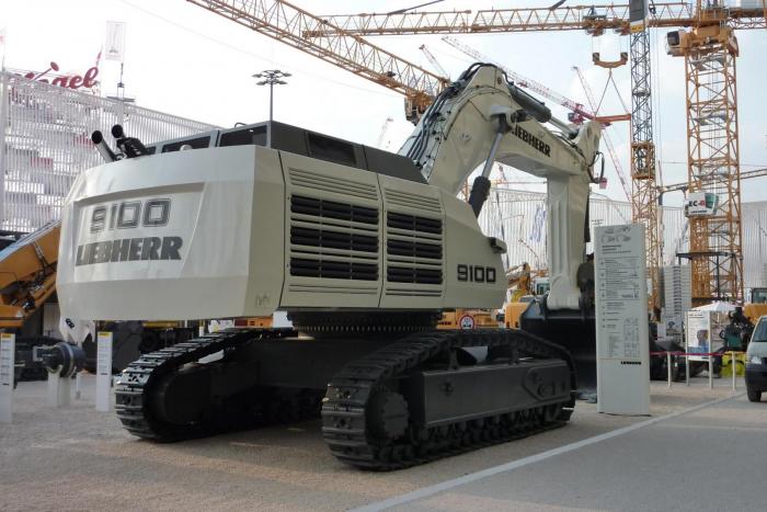 Liebherr R9100