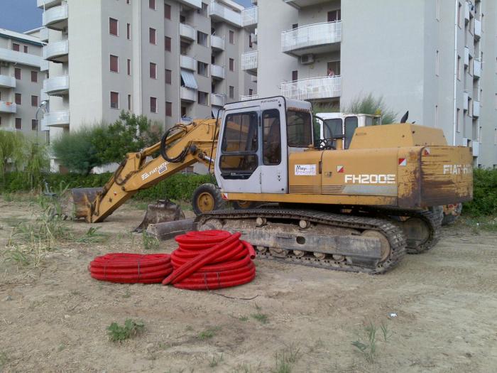 Fiat-Hitachi FH220E