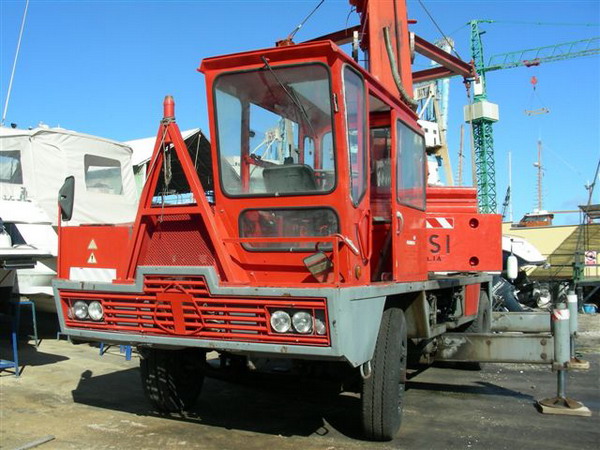 Trojsi by Cranes Italia