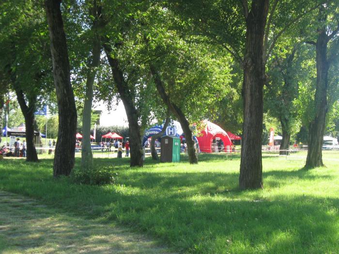 SI INTRAVVEDE AREA HUSQVARNA, JONSERED