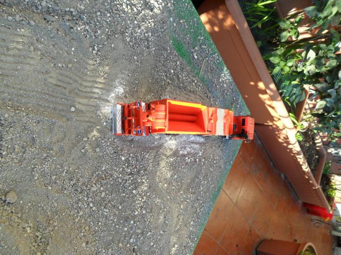 SEMI RIMERCHIO CON IMPIANTO PER PAVIMENTAZIONI STRADALI