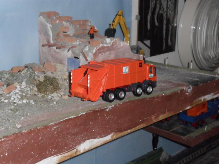 CAMION RENAULT CABINA DOPPIA CON BOTTE EMULSIONE