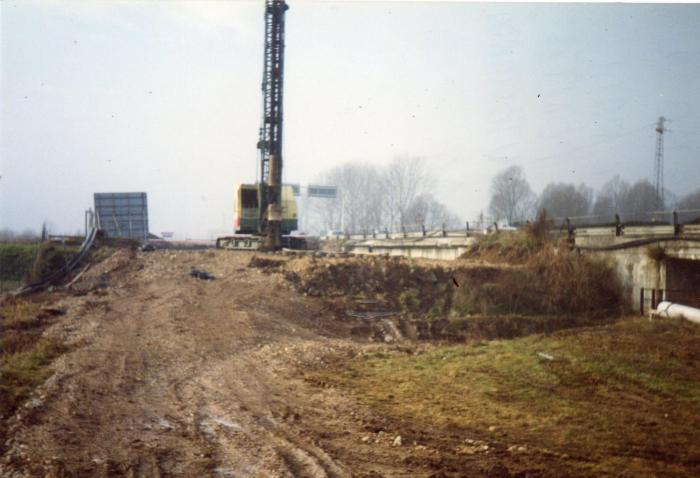 Ruston Bucyrus RB22 Per infissione pali fondazione ponte, TERZA CORSIA AUTOSTRADA A4 