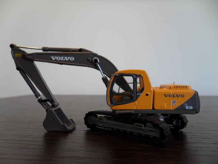 Volvo EC210