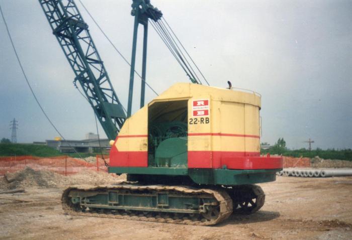 RB22 RUSTON BUCYRUS CON CARRO MODIFICATO A LARGHEZZA VARIABILE PER TRASPORTI 