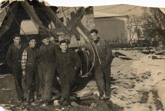 Foto dopo revisione FB90 staff dell'officina con Romolo Maggini e l'altro romano suo collega 