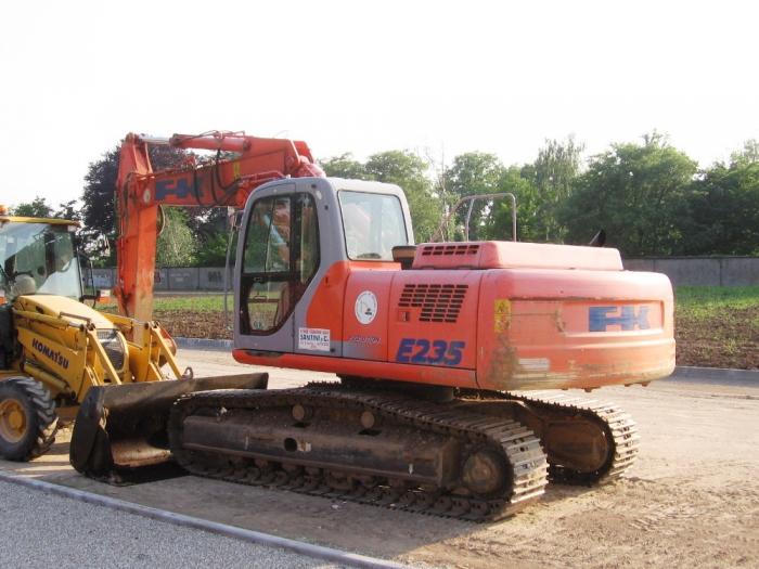 Fiat Kobelco E235 santini