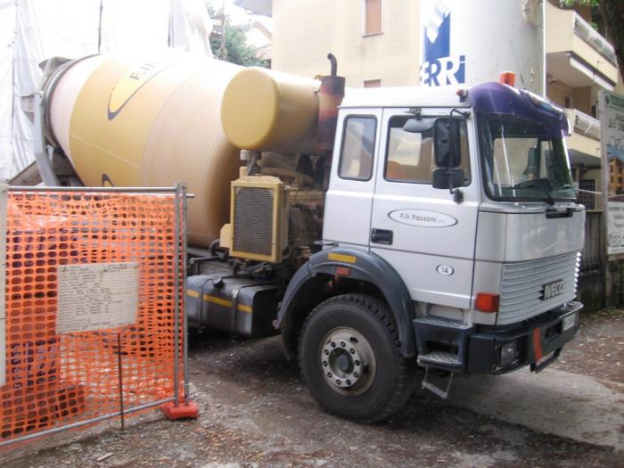 Iveco 330-36 F.lliPassoni