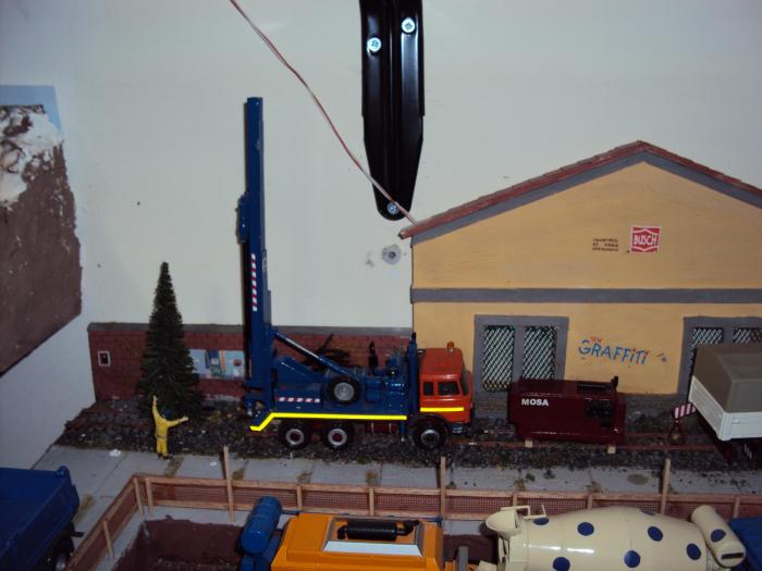 330.36 CON CARRELLO PERFORATORE