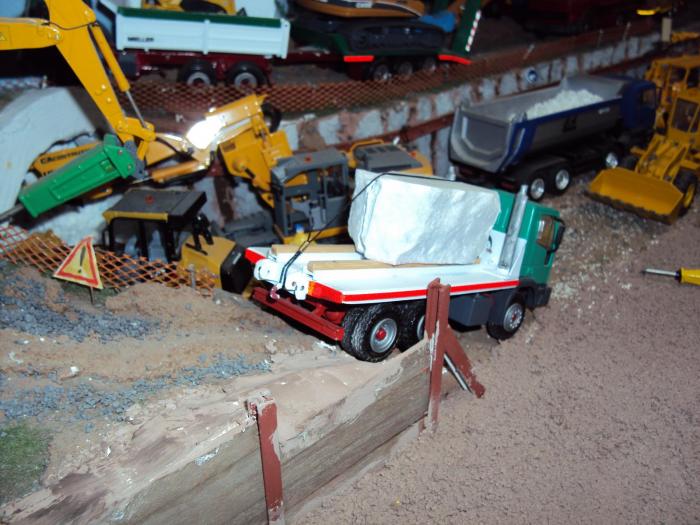 IVECO TRAKKER TRASPORTO BLOCCHI