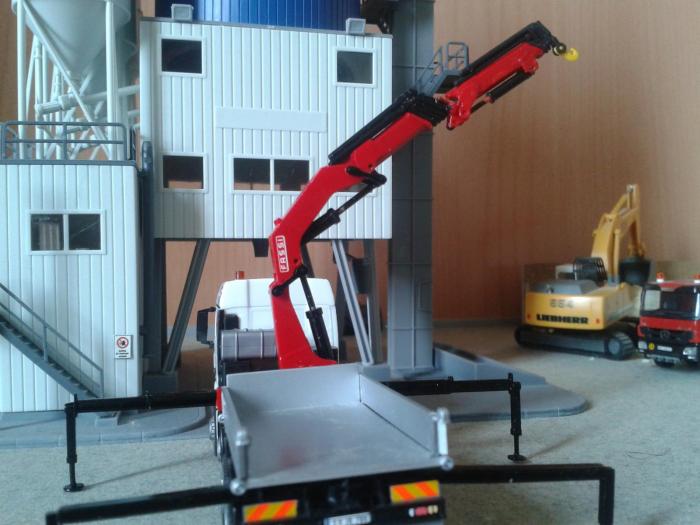 nuova gru fassi con jib (01)