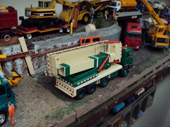 MAN con piattaforma artigianale per ponti