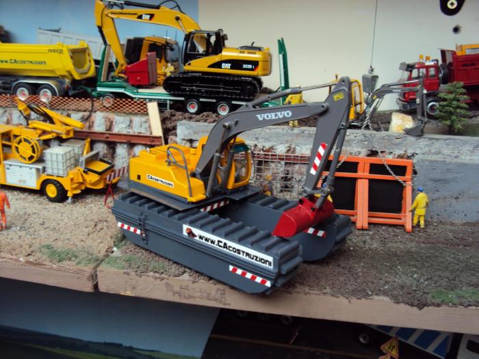 escavatore volvo anfibio artigianale