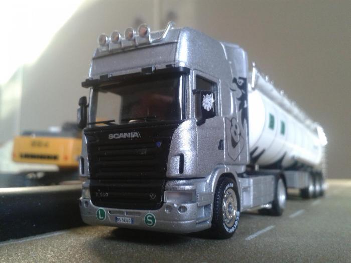 Scania R560 V8 - trasporto latte (02)