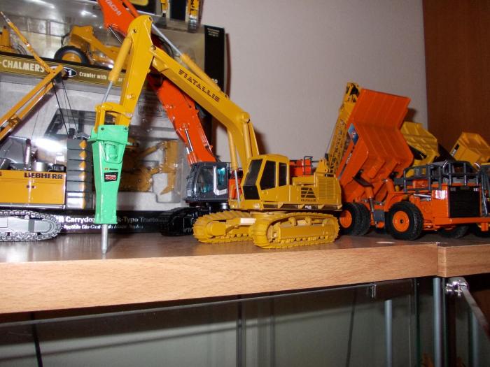 Fiatallis FE45 con martello