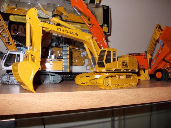 Fiatallis FE45 con benna