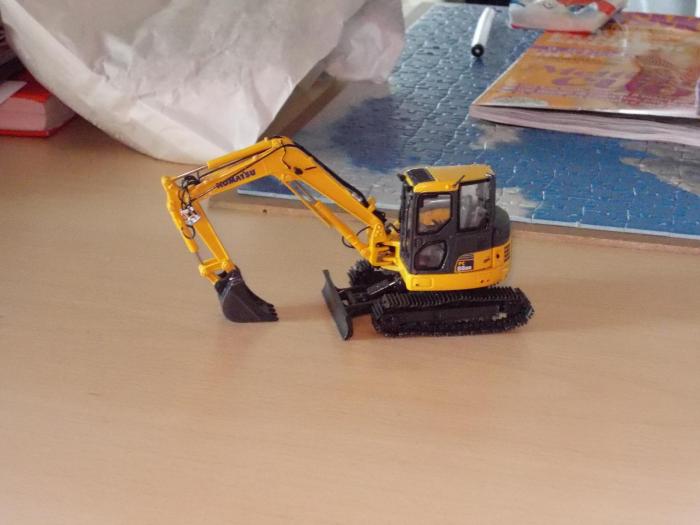 Komatsu PC88MR