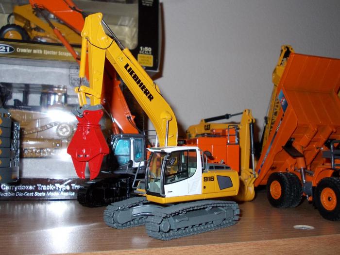 Liebherr R916 con pinze