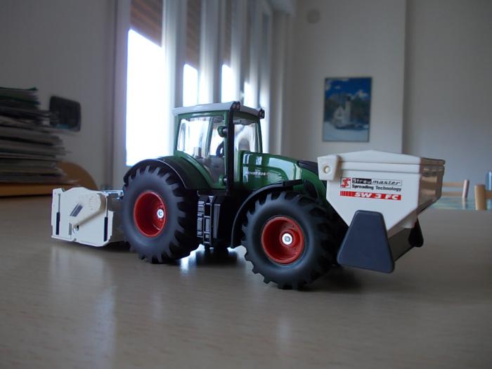 Fendt 930 con spandicalce e fresa