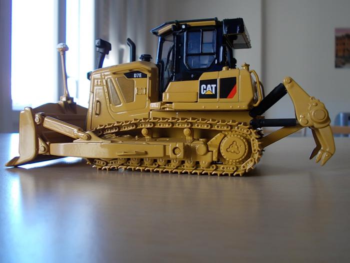 Cat D7E