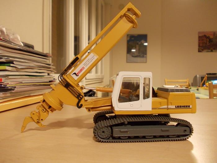Liebherr R924 telescopico