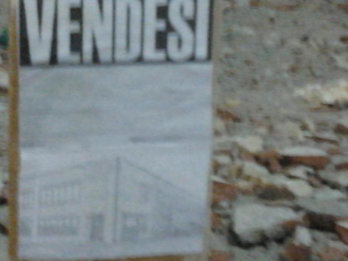 vendesi terreno in zona industriale 