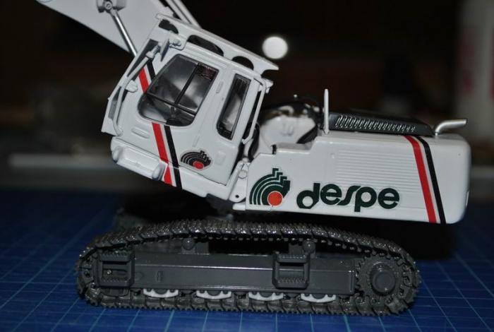 Liebherr 944