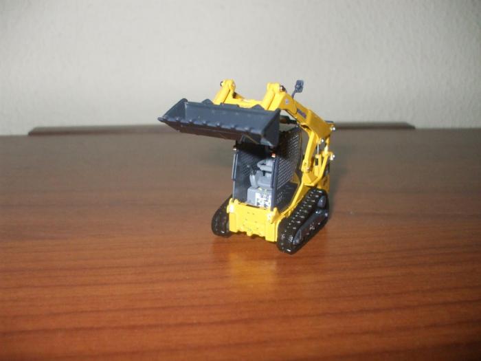 Komatsu CK25