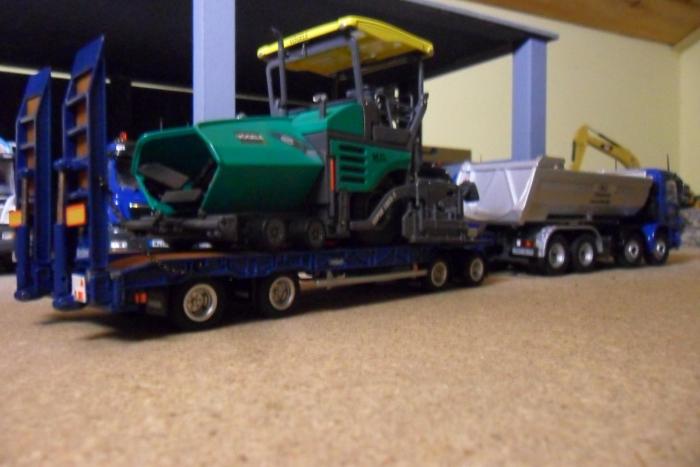 carrellone con finitrice 2