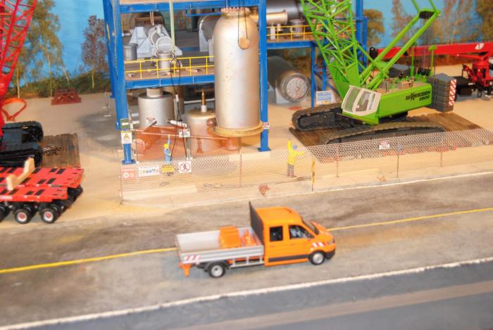 una squadra prepara la chiusura al traffico temporaneamente 