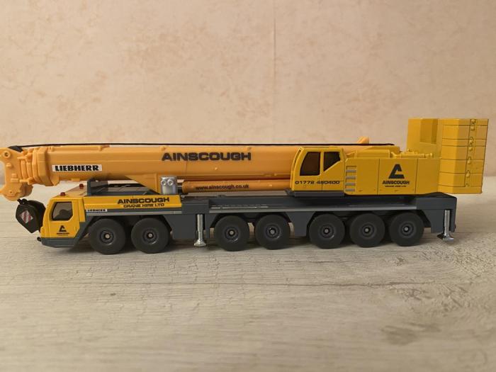 LIEBHERR LTM1400-7.1 AINSCOUGH- PORTATA MAX 400 TON