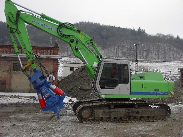 Fiat-Hitachi FH 220