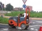 asfaltatura tratti Via Montegrappa-Via Italia: rullo Hamm