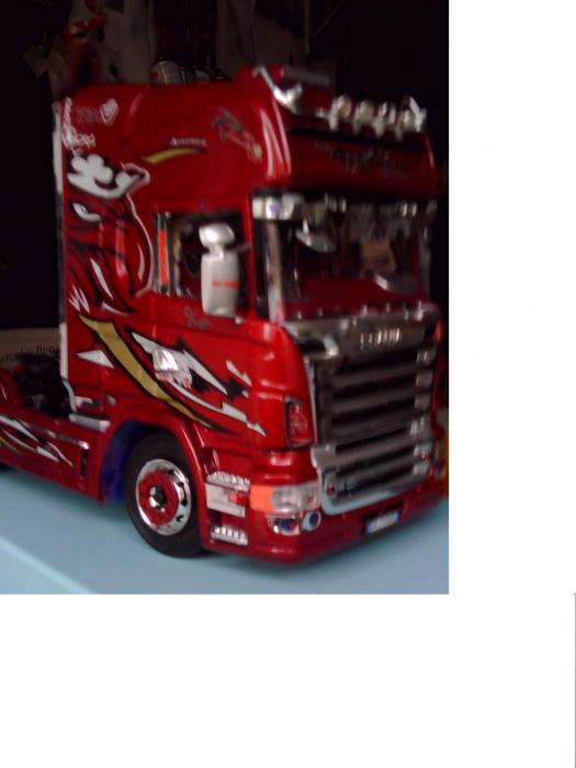 scania red griffin
